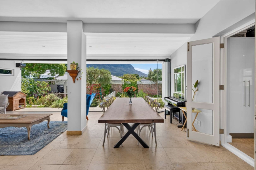5 Bedroom Property for Sale in Claremont Upper Western Cape